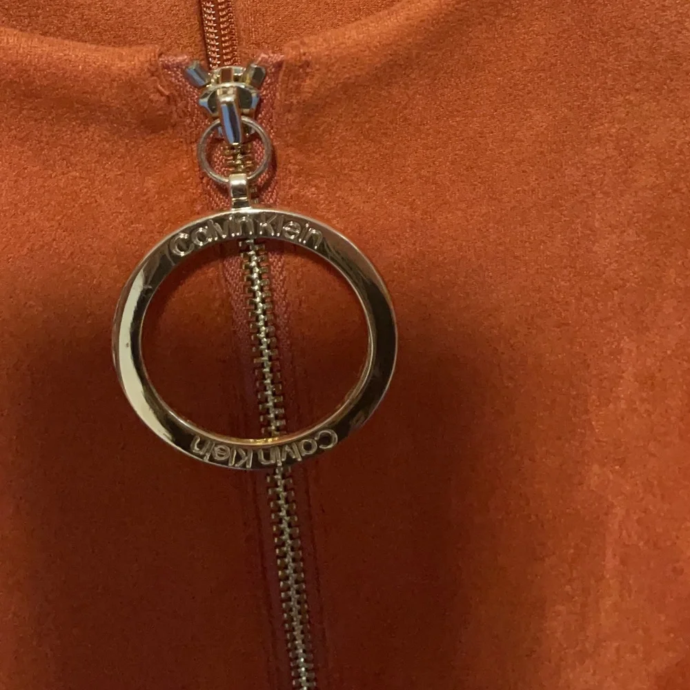 Calvin Klein - Picture 4 of 7